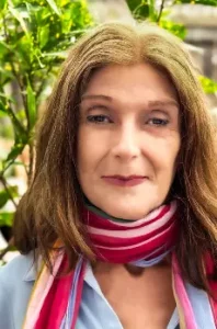 IHN's Faculty member Luiza Ormonde